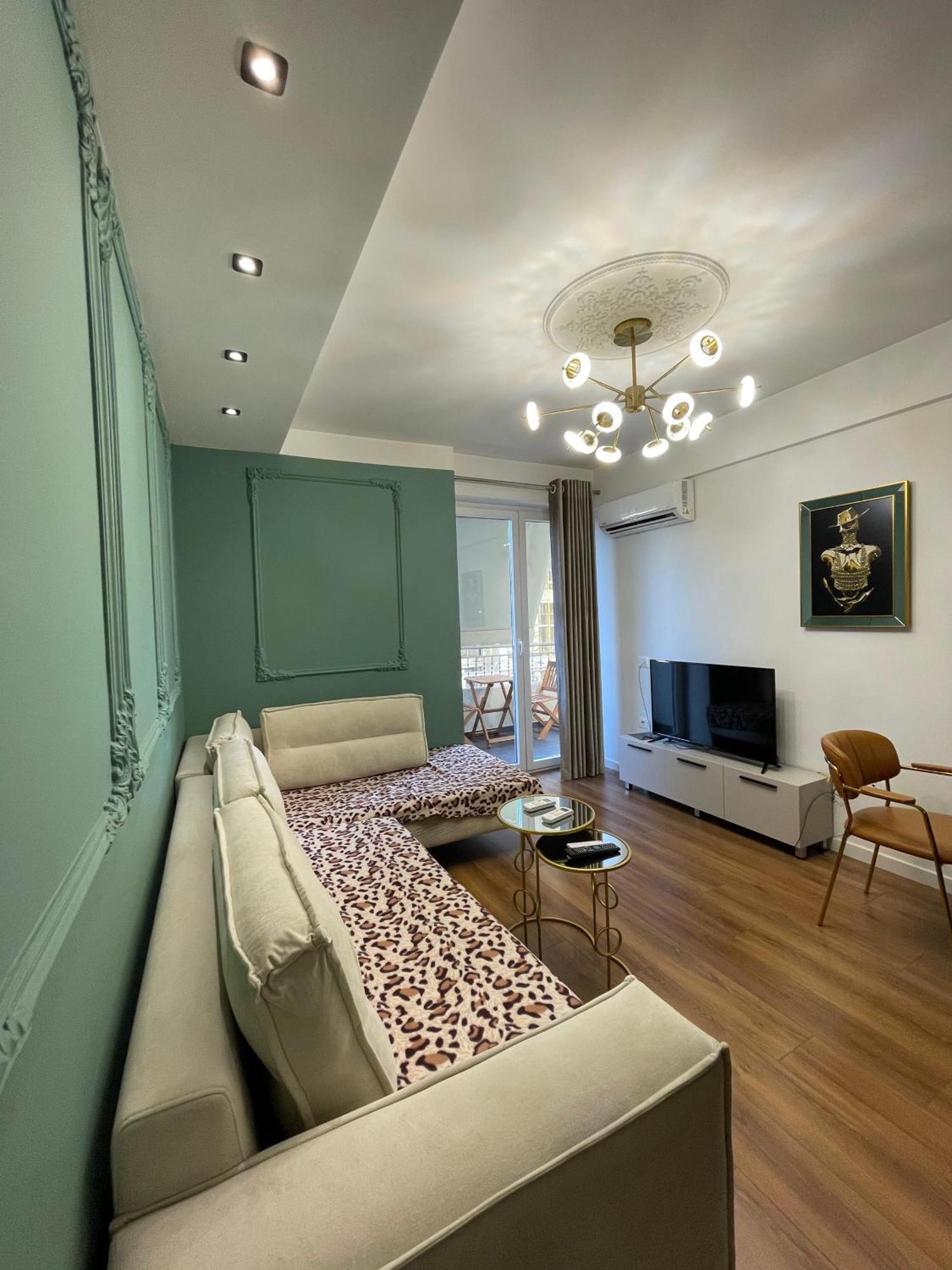 - 2 Bedroom Leilighet Tiranë